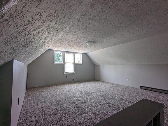 5th image of 107 Blaine St