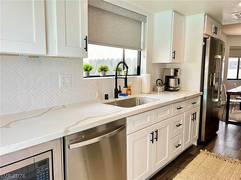7716 Sparkle Ave — Photo 10