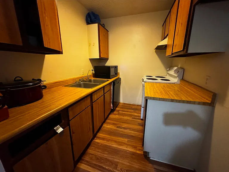 620 Londonderry Ln #202 — Photo 1