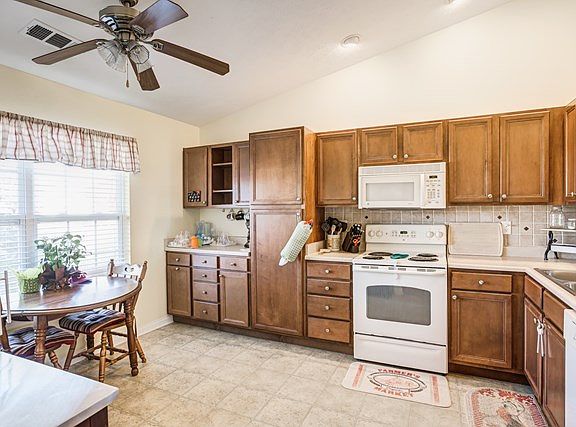 2nd image of 306 Camden Cir