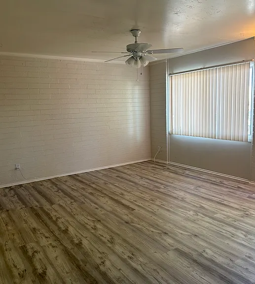 320 E Willetta St #11 — Photo 4