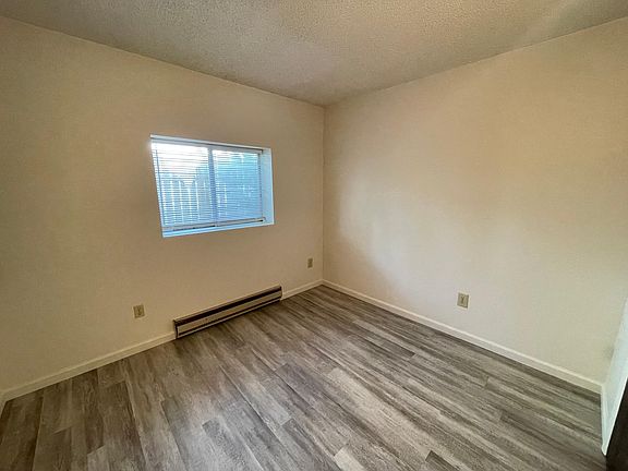 5th image of 189 College St #8