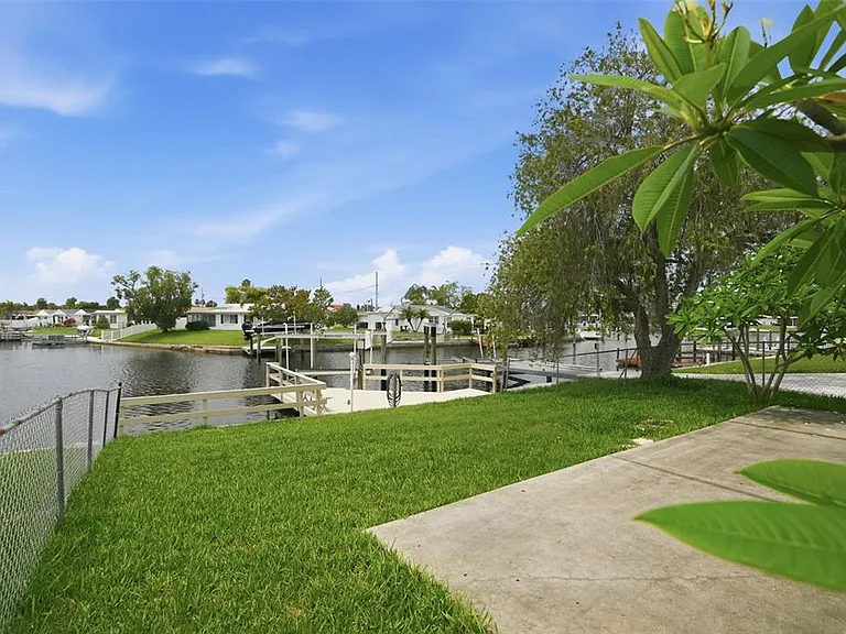 4436 Floramar Ter — Photo 24