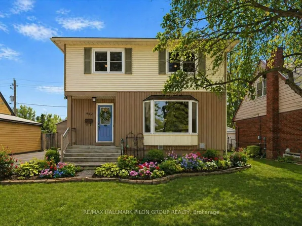 962 Weston Dr, Ottawa, ON K1G 1X2