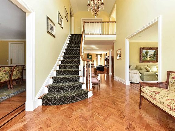 4th image of 1 Deering Ct