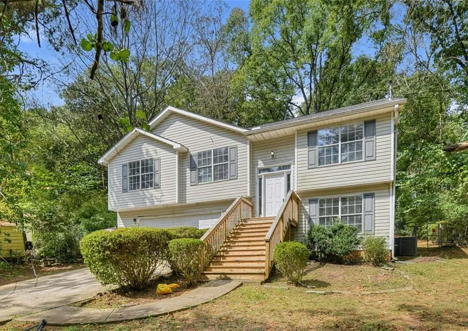215 Pinehurst Dr