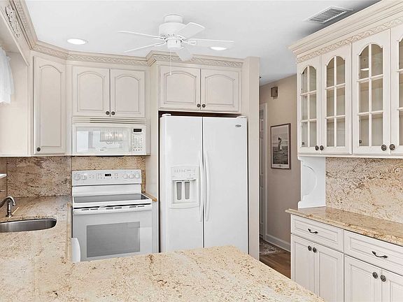 4th image of 59 Watchogue Ave