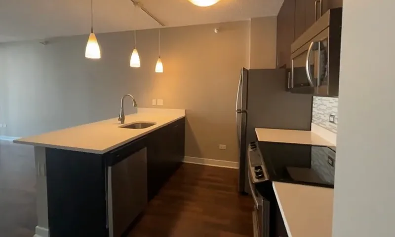 1 bed, 1.0 bath, 800 sqft, $3,300 — Photo 3