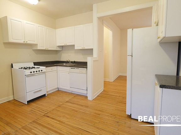 3rd image of 3720.5 N Pine Grove Ave #E3