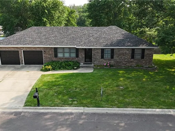 89 Tomahawk Ln, Lexington, MO 64067