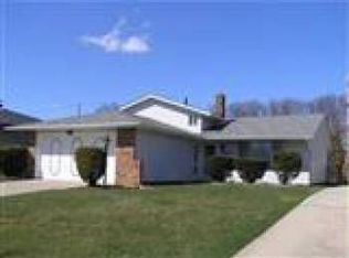 14127 Lisa Dr, Maple Heights, OH