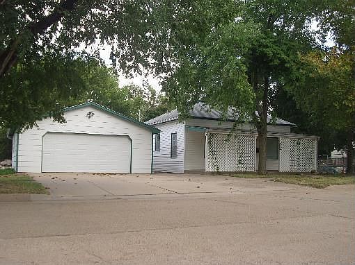 1st image of 911 N Blaine St