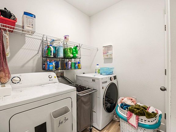 3rd image of 211 Lyla Ln
