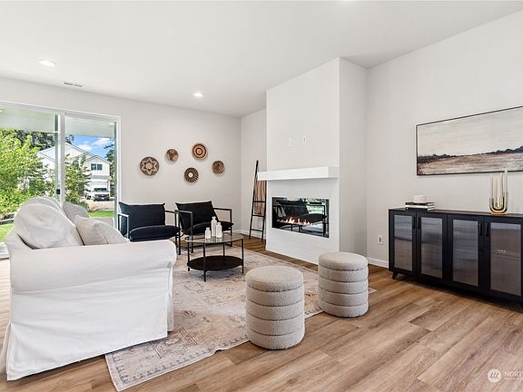 4th image of 6543 156th Street E