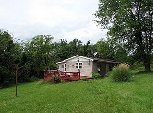 2571 Loomis Ridge Rd, Parkersburg, WV 26104