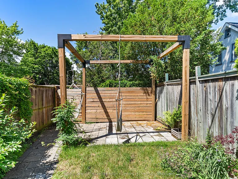 624 Pape Ave — Photo 35