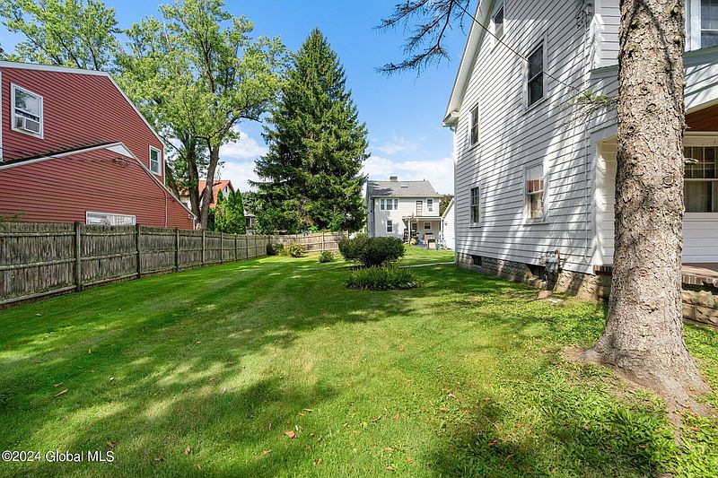 5th image of 1987 10th Street