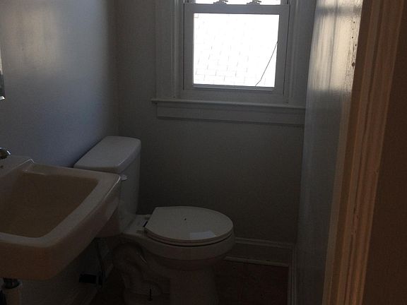 2nd floor bathroom (newly remodeled)