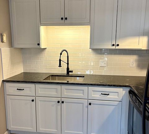 4th image of 149 New York Ave APT B