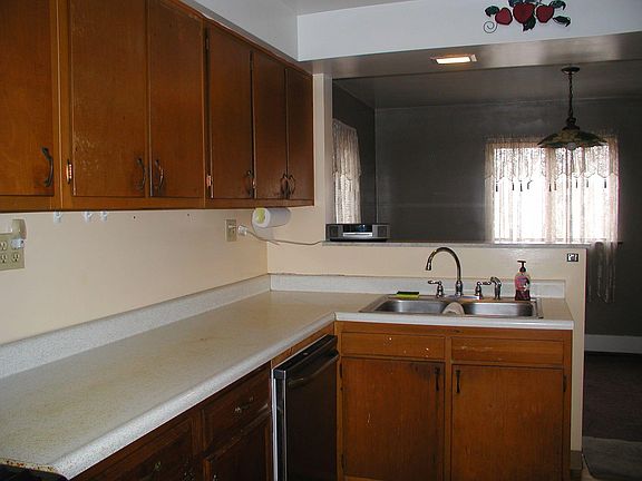 2nd image of 216 Penn Ave