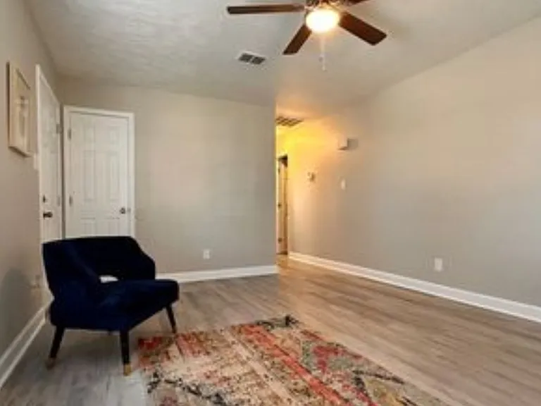 5923 Spinner Rd — Photo 4