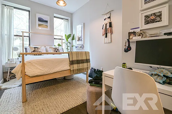 Rented by EXR | media 22