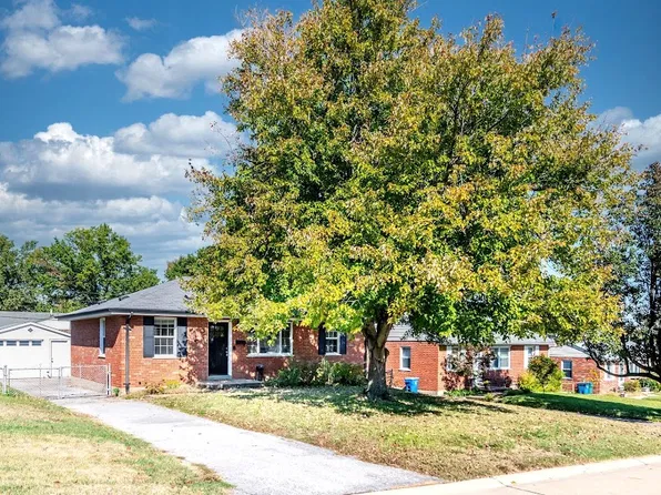8933 Judith Ln, Saint Louis, MO 63123