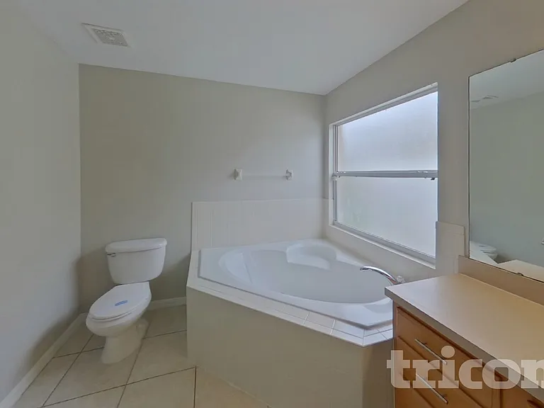 302 Anorak St — Photo 10