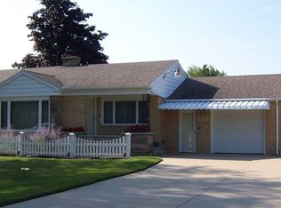 1277 W Center Rd, Essexville, MI