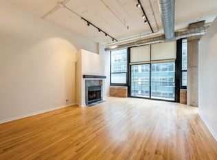130 S Canal St APT 605, Chicago, IL 60606