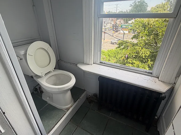 342-6 W Grand Ave #2L — Photo 11
