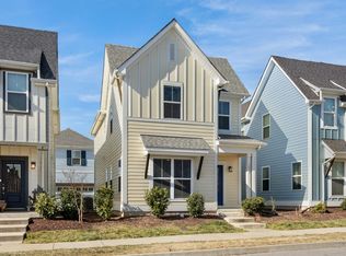 1067 Emery Bay Cir, Hendersonville, TN 37075
