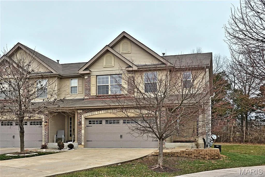 3 bed, 2.5 bath, 1618 sqft, $2,000 — Photo 1