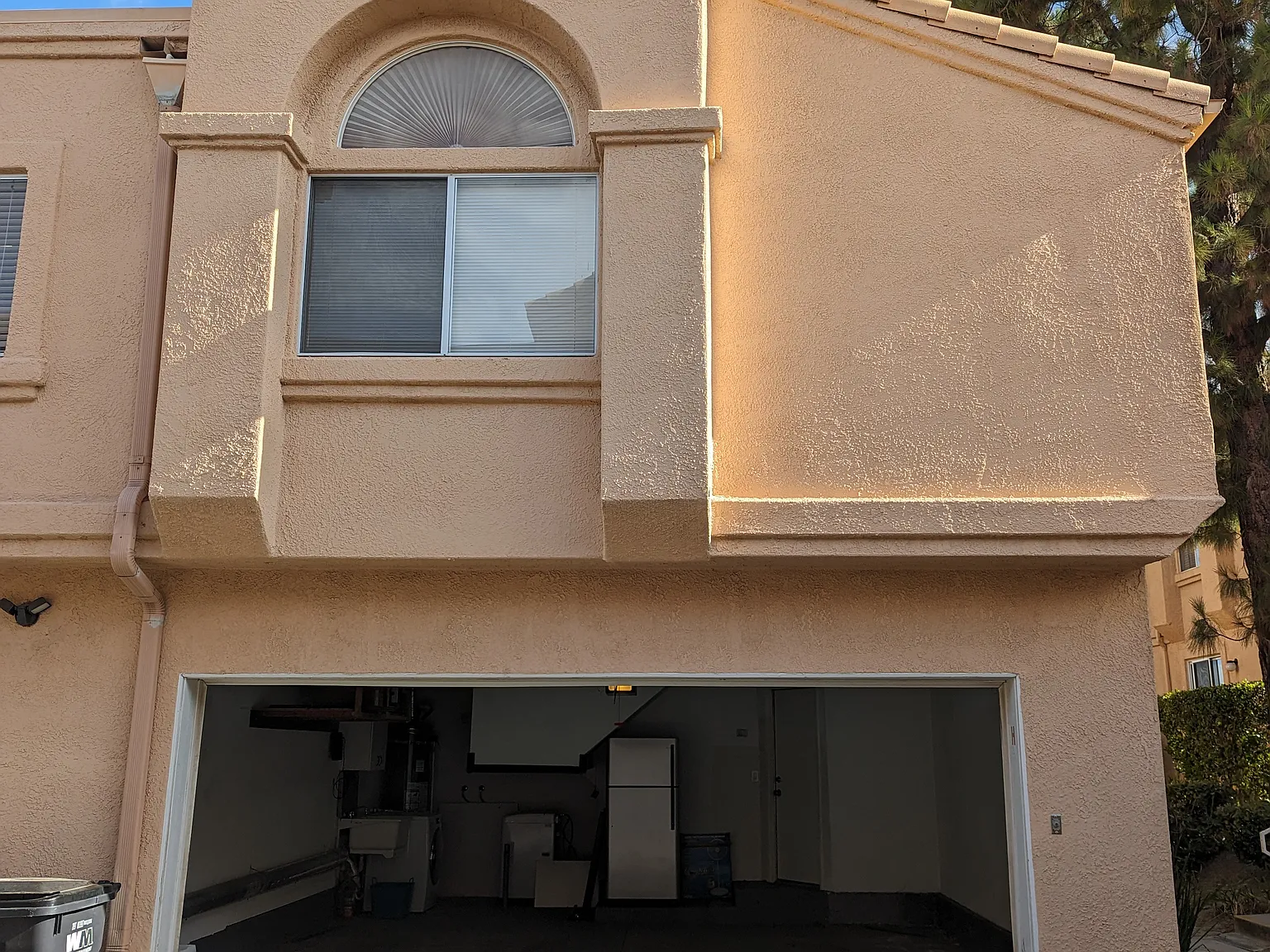 2 bed, 980 sqft, $2,700 — Photo 2