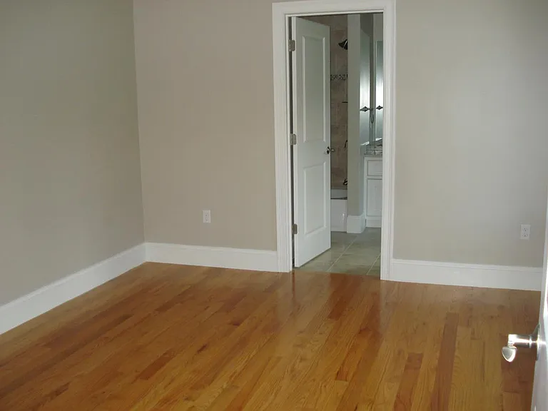 33 Liberty Ave — Photo 8