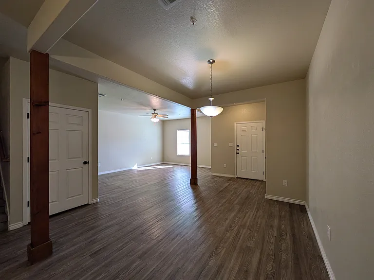 1070 E Cedar St #B — Photo 11