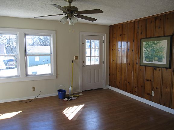 4th image of 3611 SE Skyline Dr