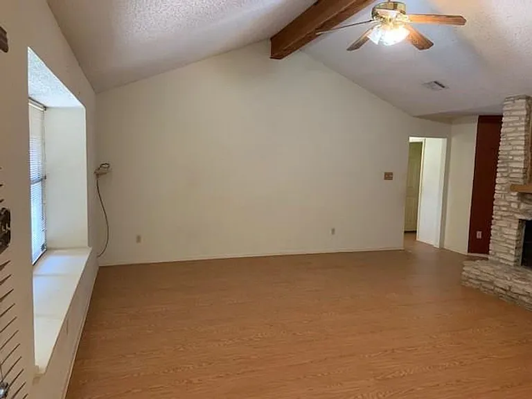 7728 Manassas Dr — Photo 3