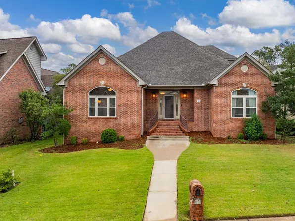 42 Bristol Ct, Little Rock, AR 72211