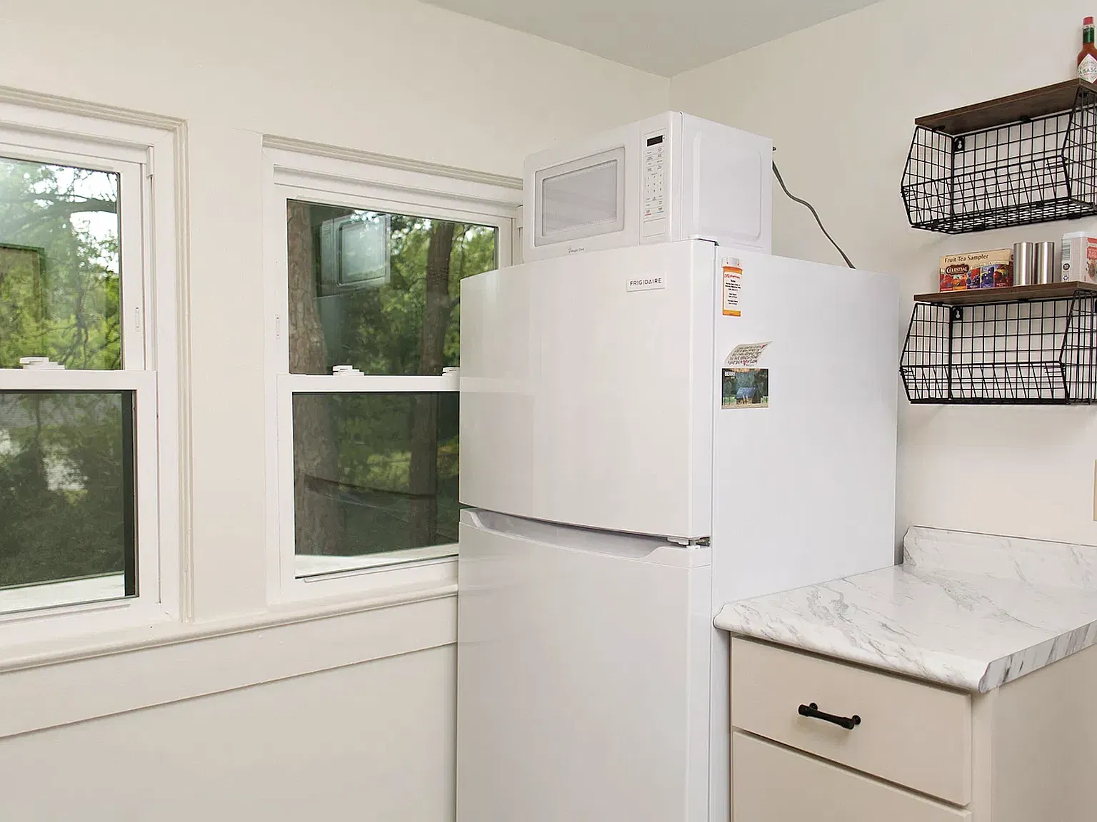 1 bed, $1,000 — Photo 3