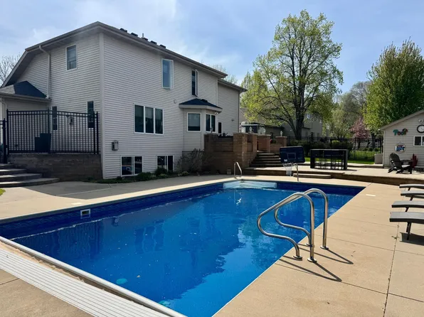 2667 Waterford Ct, Saint Cloud, MN 56301