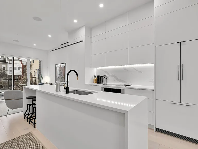 146A S St NW — Photo 7