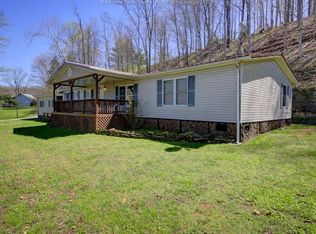 10 Mountain Vw, Alum Creek, WV 25003