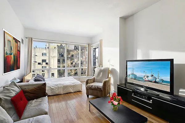 Rented by Douglas Elliman | media 31