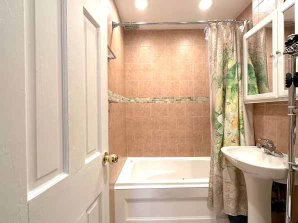 2626 Homecrest Avenue image 9 of 17