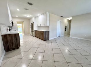 1175 W 33rd Pl, Hialeah, FL 33012