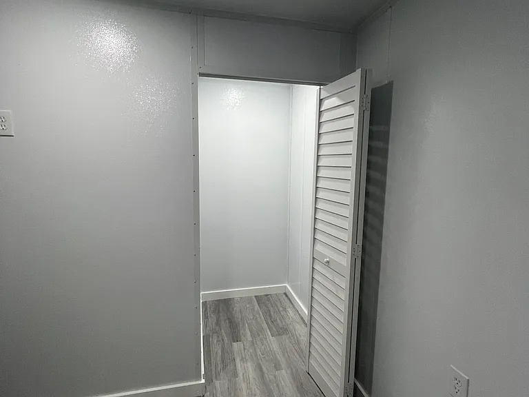2620 W 8th Ln #1A — Photo 9