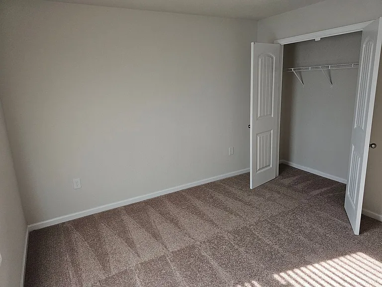 524 Hawley St — Photo 40