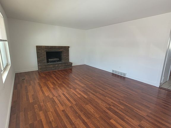 4th image of 10470 S Violet Dr