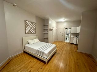 140 W 46th St APT 3R, New York, NY 10036